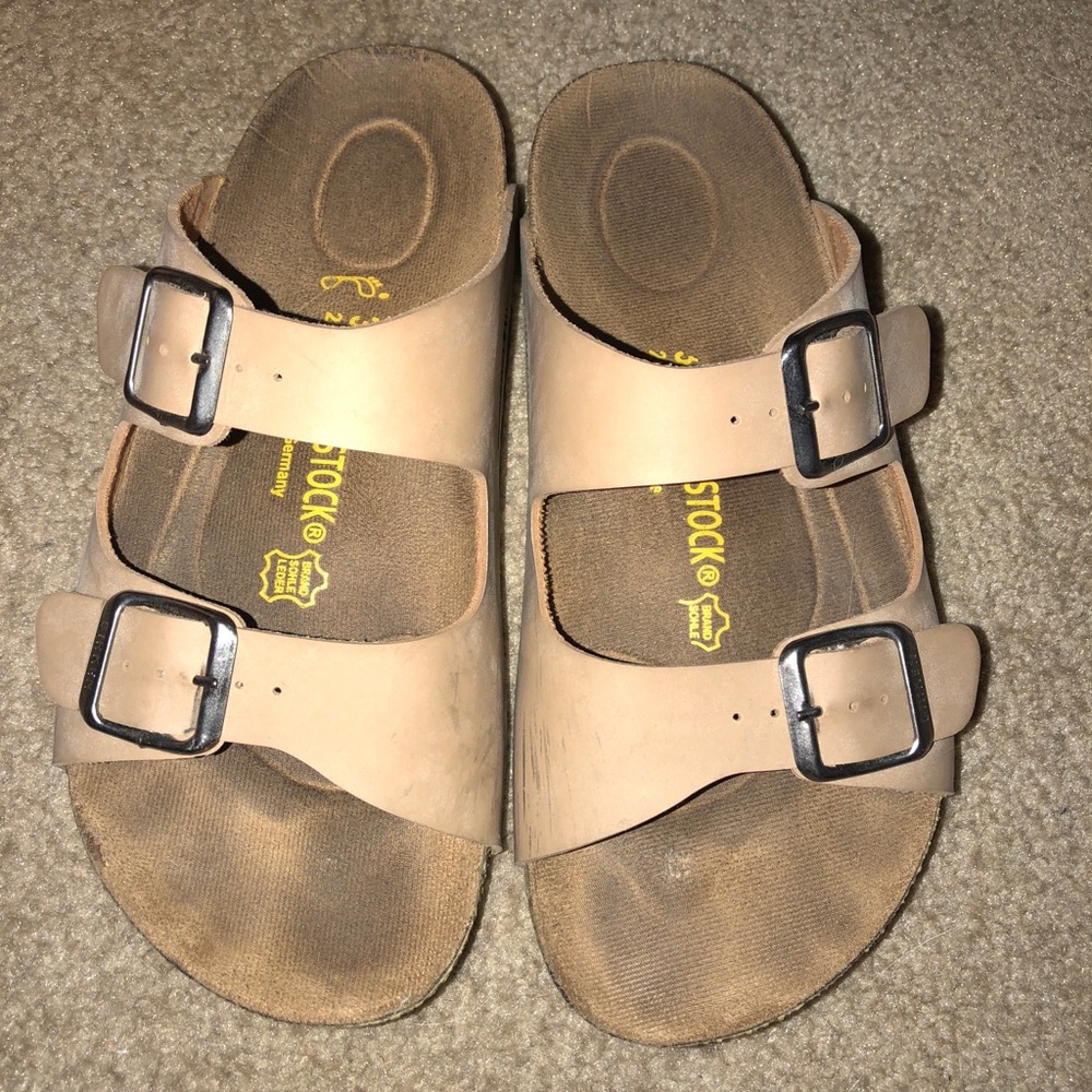 Beatiful cream color sandal 💫